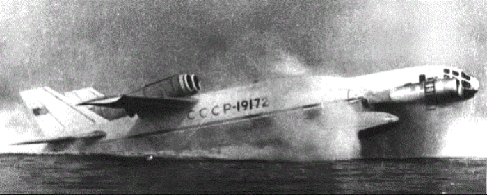 Посадка ВВА-14 на воду.
