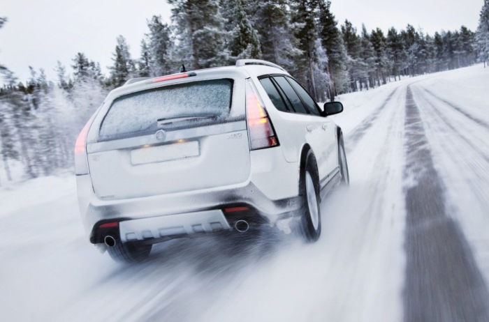 Зимние поездки быстрее изнашивают двигатель автомобиля.