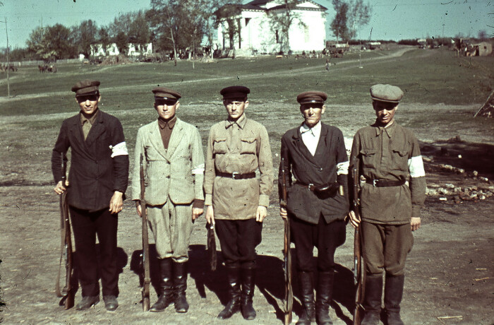 Полицаи нередко вливались в ряды РККА. /Фото: fishki.net.