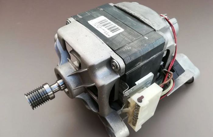 Как сделать электрогенератор на В из двигателя мотокосы и мотора стиралки