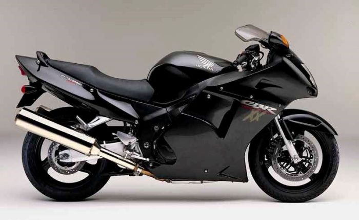 Мотоцикл Honda CBR 1100XX Blackbird почти как его самолет-тезка.