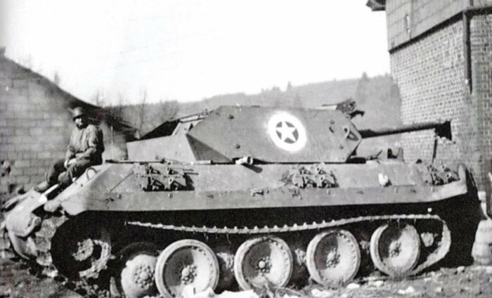 Немцы отправили в тыл к американцам почти 3 тысячи человек и танки. /Фото: tanks-encyclopedia.com.