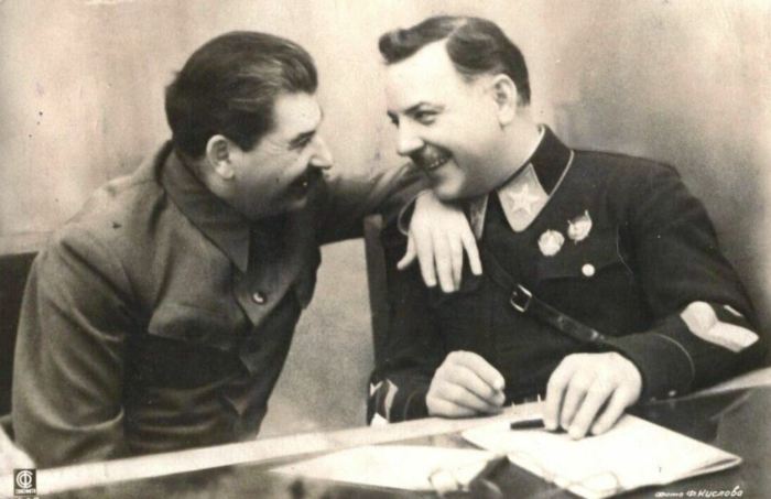 Ворошилов и Сталин. /Фото: yandex.by.