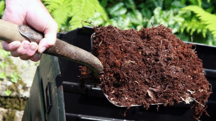 Используем компост для удобрения почвы. /Фото: stroy-podskazka.ru.