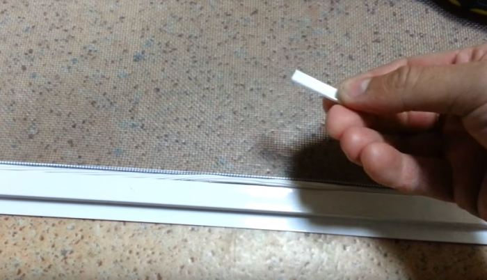 Как открыть пластиковое окно если заклинило ручку в закрытом положении?