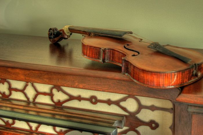 Скрипки итальянского мастера ценятся по всему миру. /Фото: life.ru.