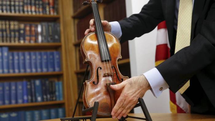 Каждый скрипач хотел бы на такой сыграть. /Фото: newsweek.com.