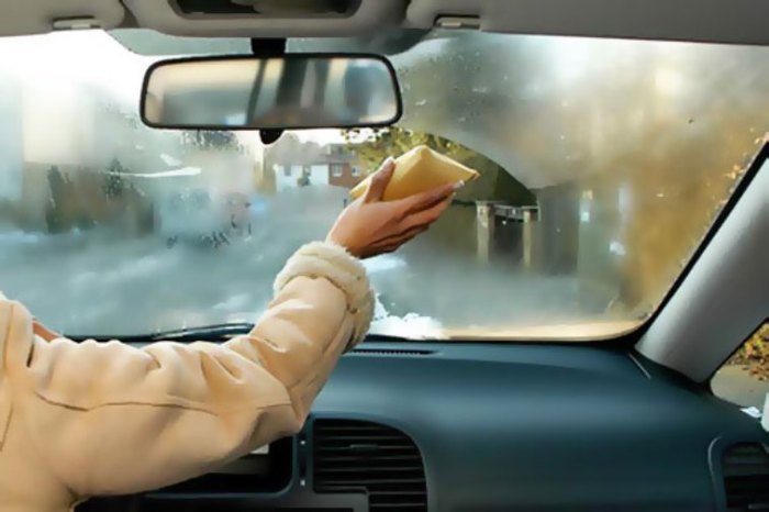 Почему зимой в автомобиле потеют стекла и как это вылечить