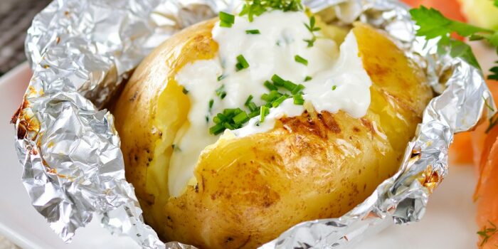 Запечённый картофель с сыром и сливками. \ Фото: google.com.ua.