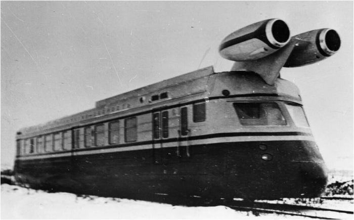 Первый реактивный поезд СССР. \ Фото: bing.com. Первый реактивный поезд СССР. \ Фото: bing.com.