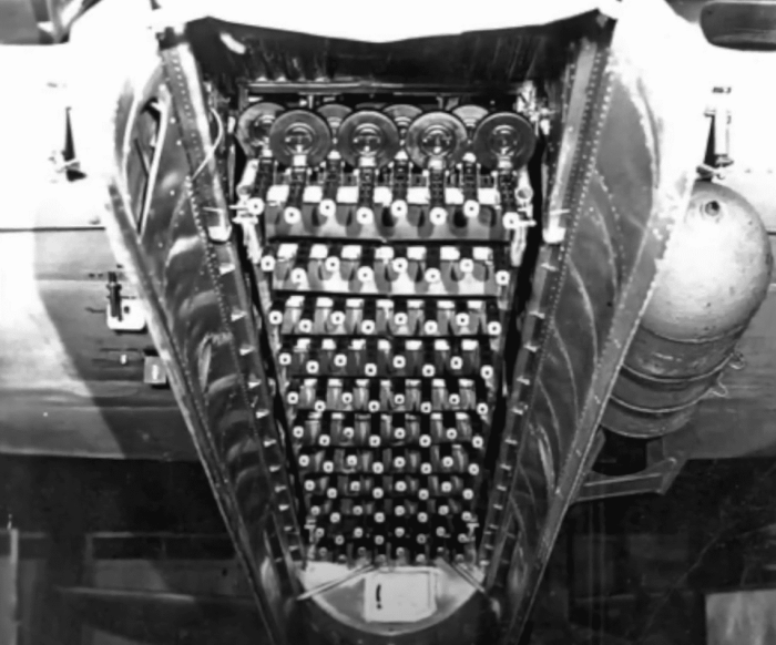 Тот самый огненный ёж с его пушками. \ Фото: worldwarwings.com. Тот самый огненный ёж с его пушками. \ Фото: worldwarwings.com.