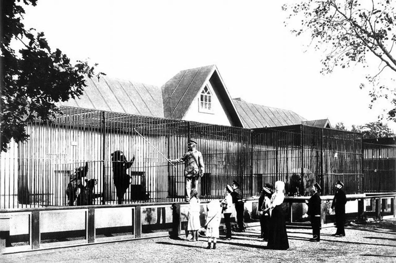 Зоологический сад, Санкт-Петербург, 1865 год.