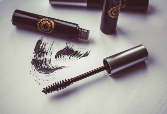Не храните тушь в ванной комнате.