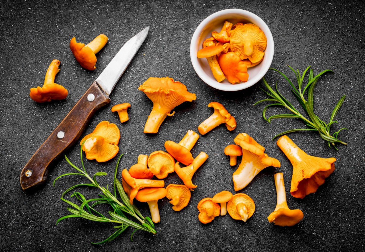 Такой способ читски подойдёт для небольшого количества лисичек.