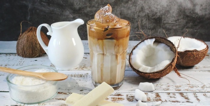 Кофе с кокосом. \ Фото: bing.com.