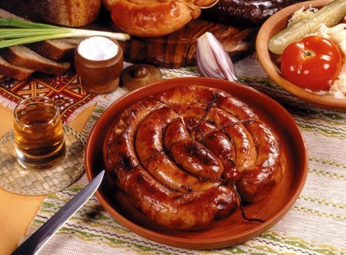 Домашняя колбаска из индейки. \ Фото: multivarenie.ru.
