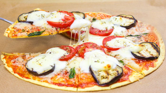 Пицца с баклажанами. \ Фото: bing.com.