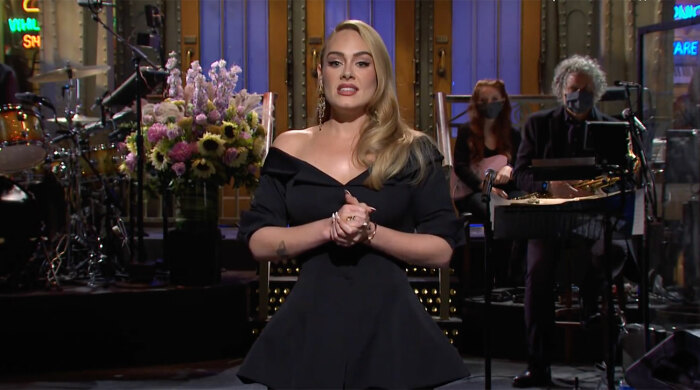 Певица Адель обожает удлинённые объёмные кудри.