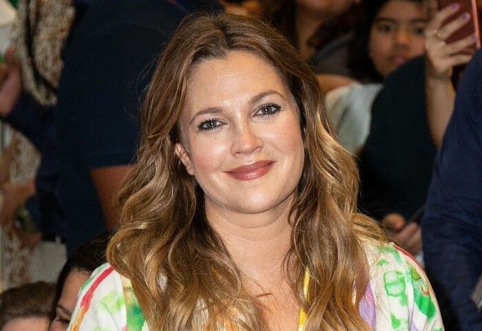 А вот Дрю Бэрримор выбрала для себя объёмный каскад.