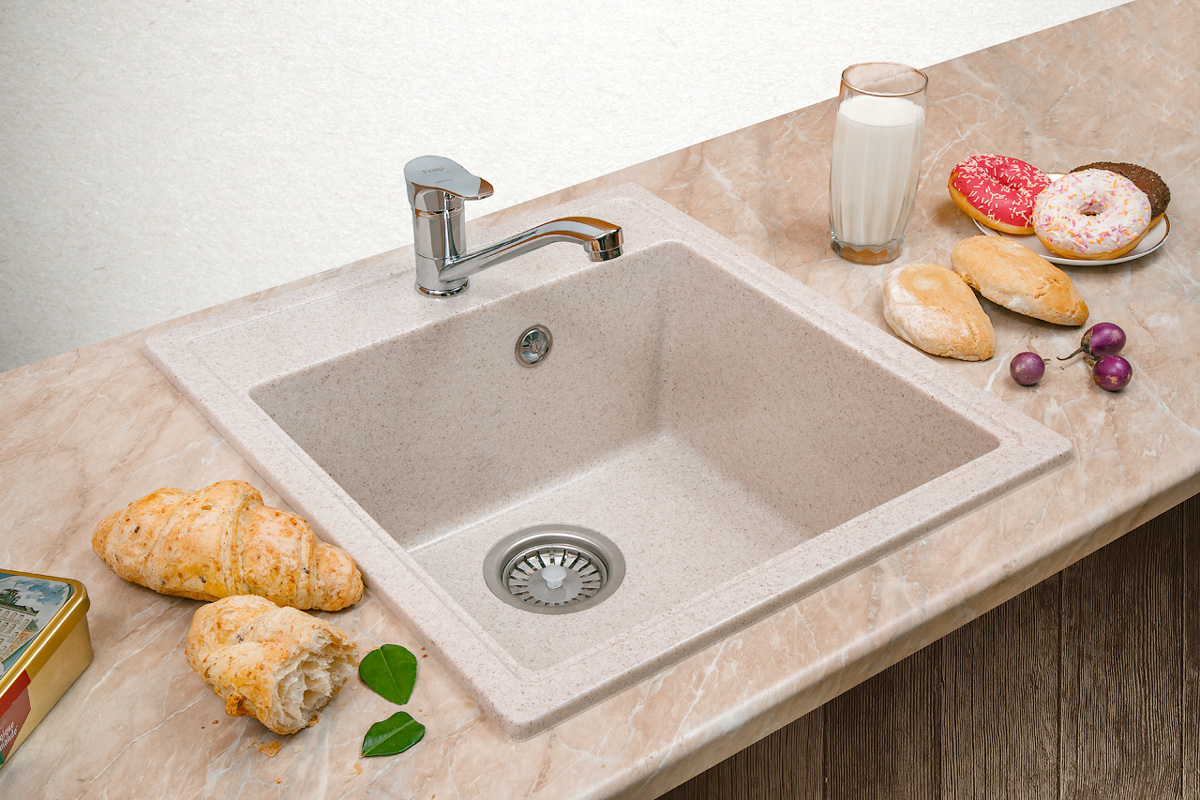 старайтесь всегда вовремя убирать со столешницы и из мойки остатки еды и напитков.