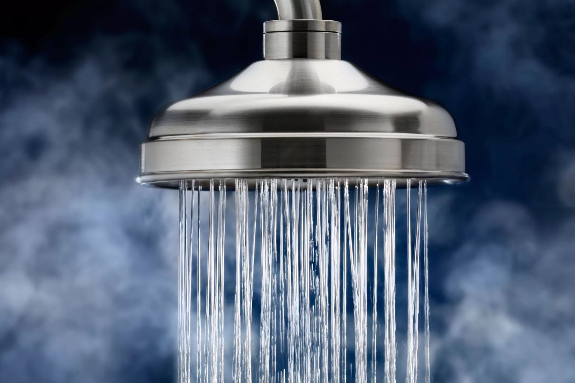 Комната с паром также поможет решить проблему с заломами на коже.