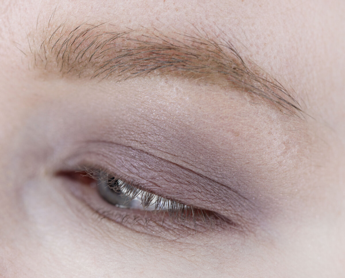 Лёгкая дымка на глазах.