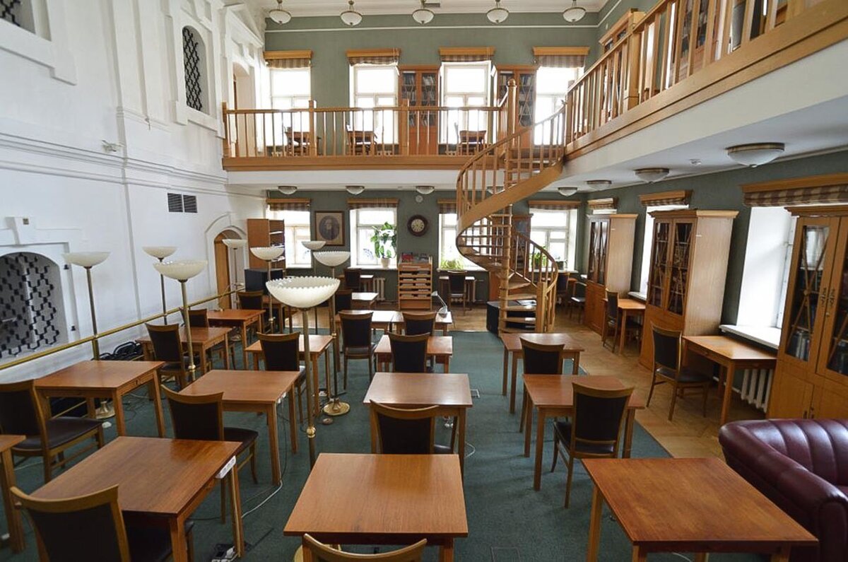 Библиотека-читальня имени Тургенева на Мясницкой.