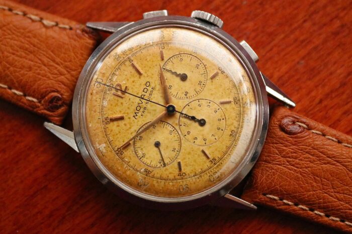 Выгодно продать можно винтажные часы.