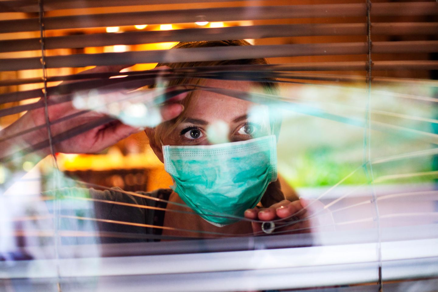 Страх подцепить какую-нибудь грязь или заразу - парализует и не даёт полноценно жить. \ Фото: image.brigitte.de.