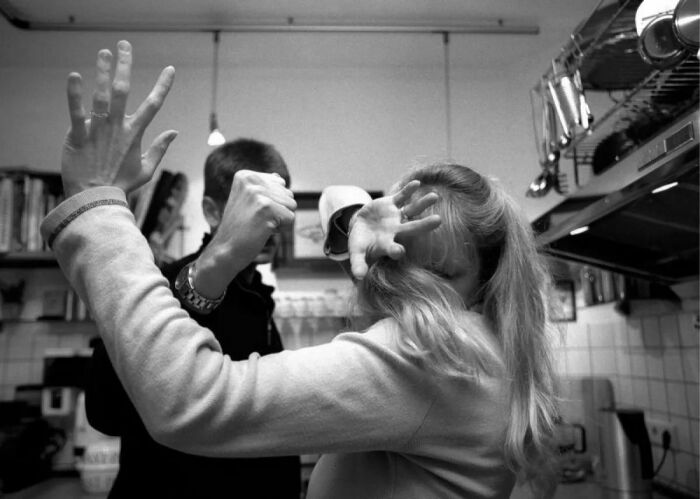 Как бы прискорбно это не звучало, но подобные ситуации встречаются по сей день.