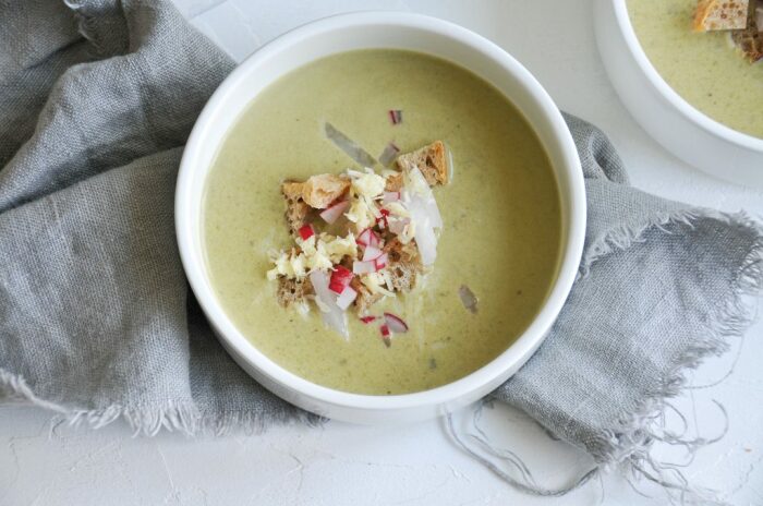 Овсяный суп с редисом. \ Фото: blog.littlebee.at.