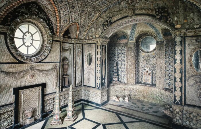 Одна из комнат в гроте.