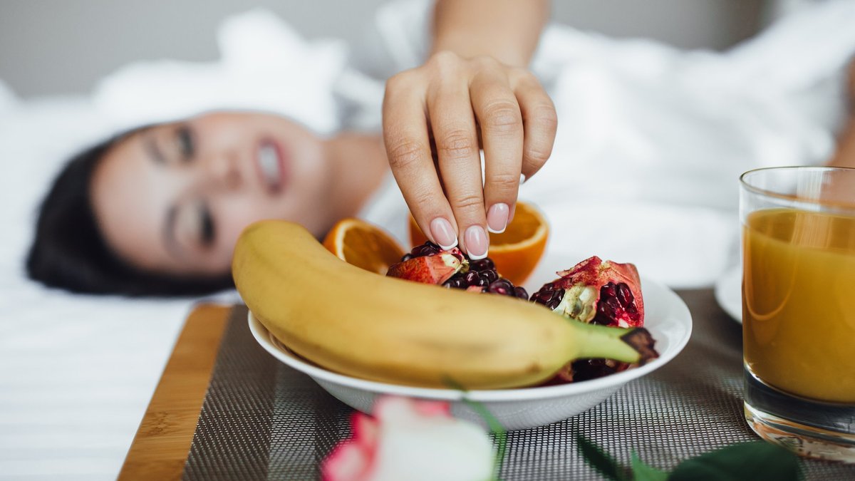 Продукты, которые помогают уснуть. Продукты, которые помогают уснуть.