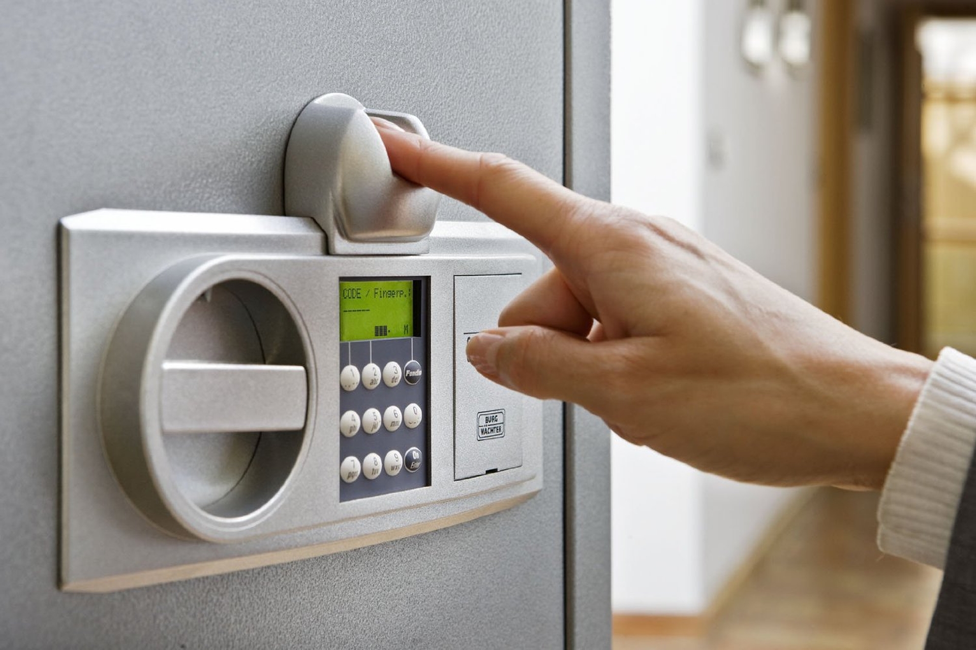 Биометрические сейфы удобны и надёжны.