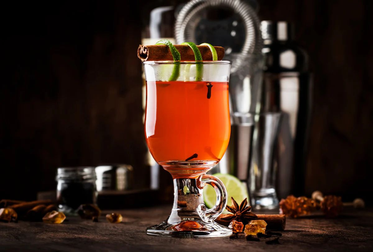 Согравающий грог. \ Фото: majesticlips.com.