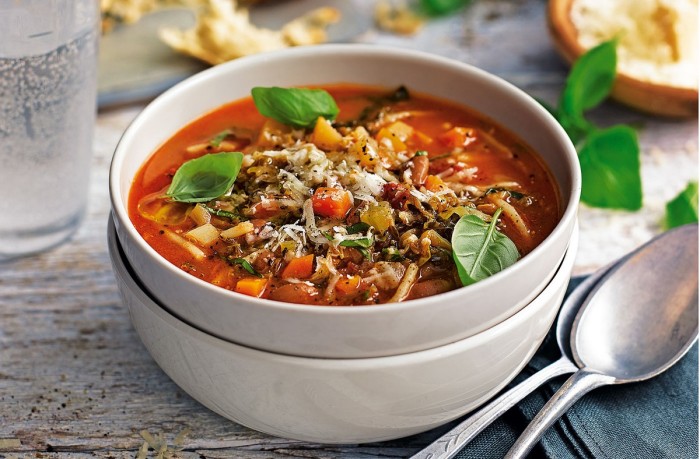 Суп с томатами. \ Фото: cookmaster.online.