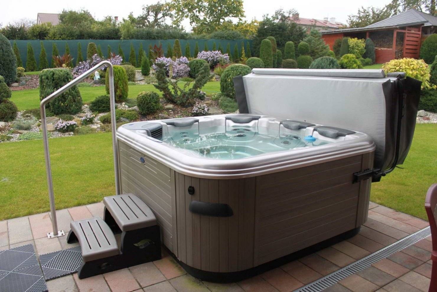 Джакузи получила своё название в честь семьи итальянских эмигрантов. \ Фото: static.tildacdn.com. Джакузи получила своё название в честь семьи итальянских эмигрантов. \ Фото: static.tildacdn.com.