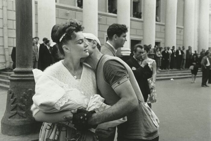 Не приветствовались и пары с детьми, не вступившие в законные отношения. \ Фото: bing.com.