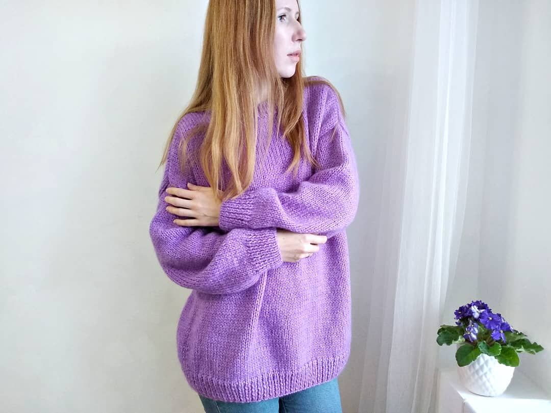 Трикотажные и шерстяные вещи выглядят тепло и уютно.