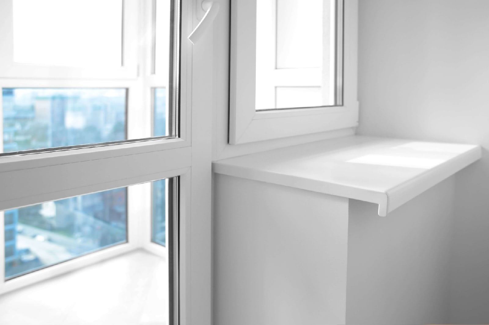 Подоконник должен быть прочным и надёжным.