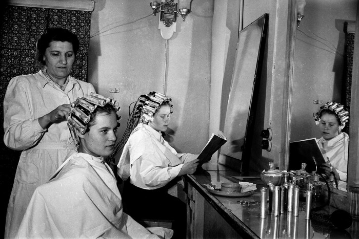 В советские времена косметические процедуры были роскошью,а не блажью. \ Фото: bing.com.