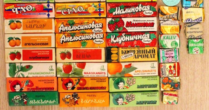 Советские жевательные резинки с разными вкусами.