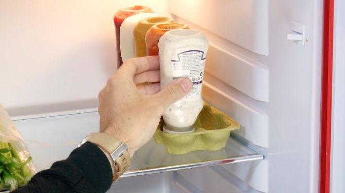 С таким дополнением в холодильнике, продукты не будут рассыпаться по полке. /Фото: i.pinimg.com