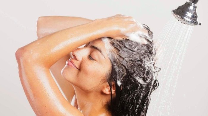 Частое мытье волос может им навредить. /Фото: vyborok.com