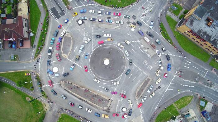 Развязка Magic Roundabout не так проста, как кажется. /Фото: media.wired.com