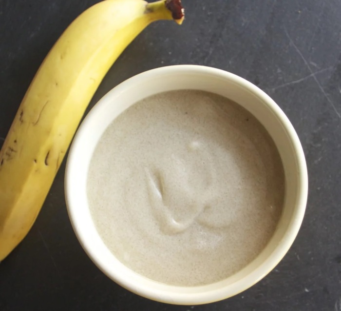Сахарный скраб с бананом хорошо очищает и увлажняет кожу. /Фото: cdn0.wideopeneats.com