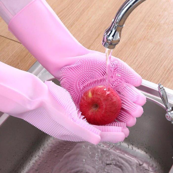 Силиконовые перчатки очень удобны для мытья овощей и фруктов. /Фото: cdn.shopify.com