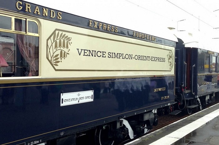 Классические маршруты Venice Simplon-Orient-Express проходят через Лондон, Париж, Венецию, Берлин, Прагу, Вену и Будапешт. /Фото: interiorsinfo.com