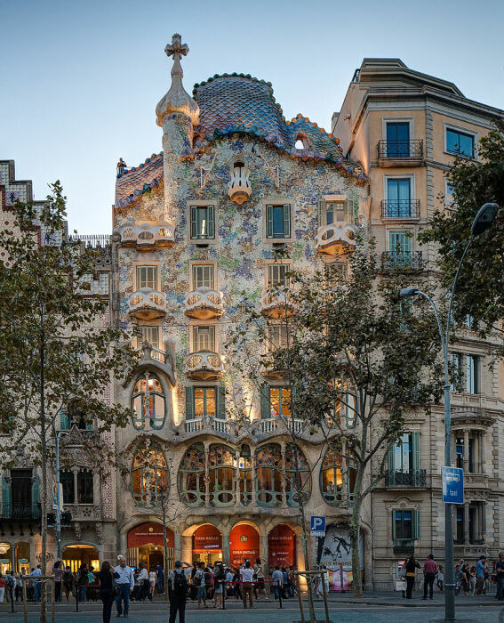 Каса-Батльо – дом в стиле модерн в Барселоне. /Фото: upload.wikimedia.org