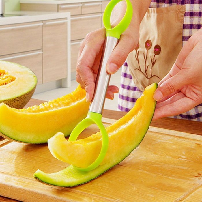 Необычное, но очень полезное изобретение для отделения мякоти овощей и фруктов. /Фото: cdn.shopify.com
